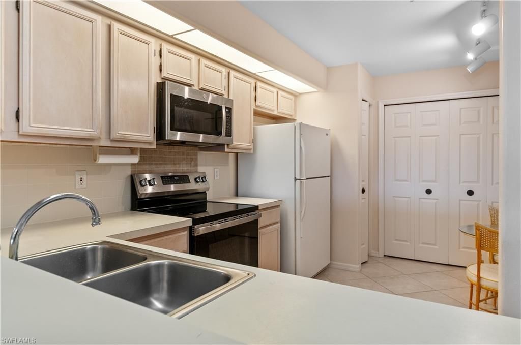 13020 Amberley Ct , Unit 305, Bonita Springs, FL 34135 Photo