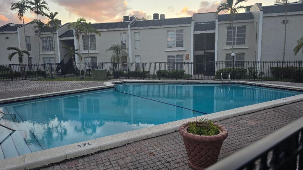 4403 Treehouse Lane, Unit H, Tamarac, FL 33319 Photo