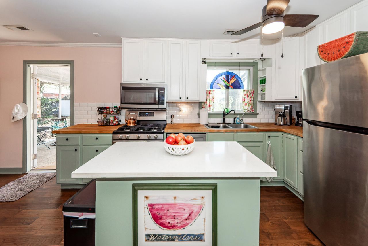 9008 Timber Street Photo 10