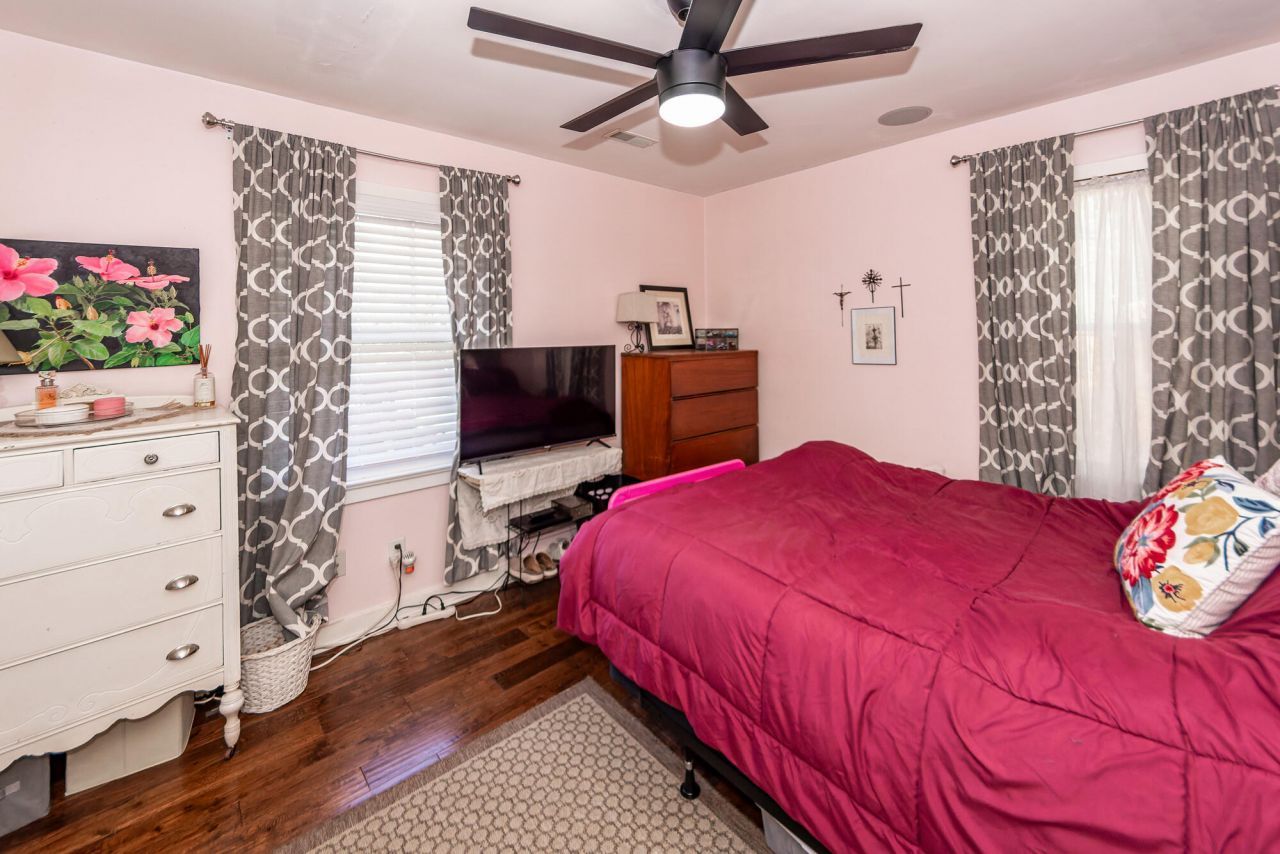 9008 Timber Street Photo 13