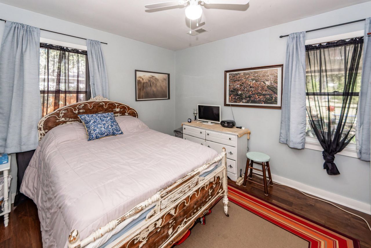 9008 Timber Street Photo 15