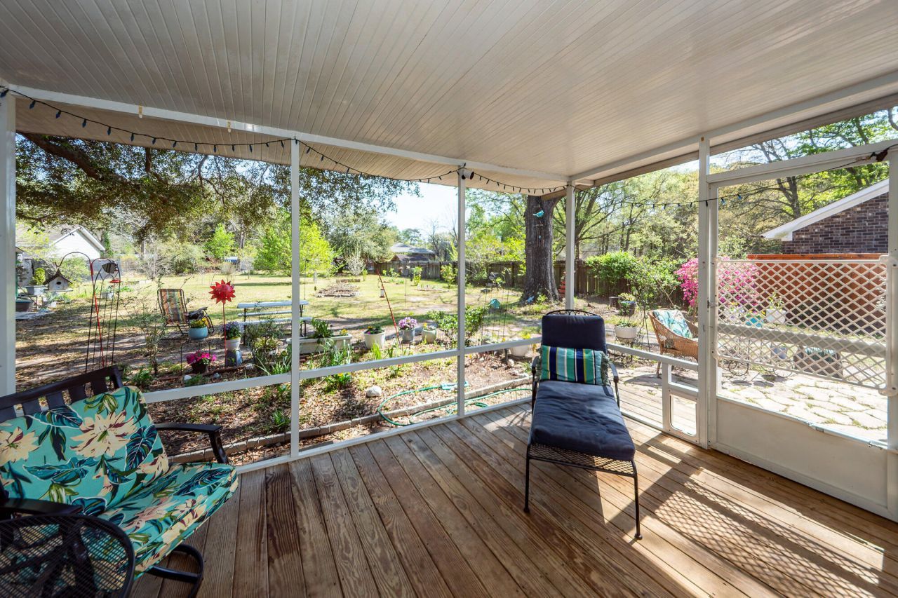 9008 Timber Street Photo 17