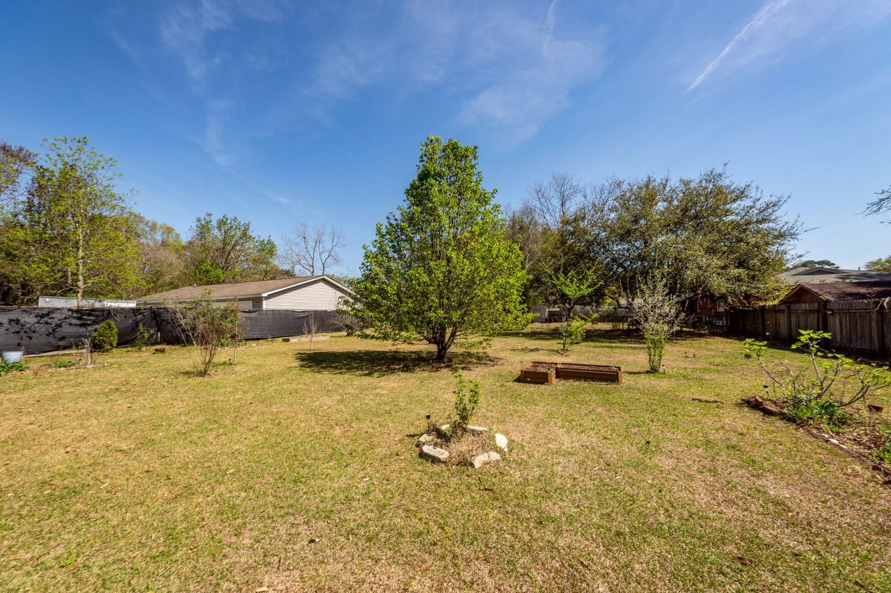 9008 Timber Street Photo 23