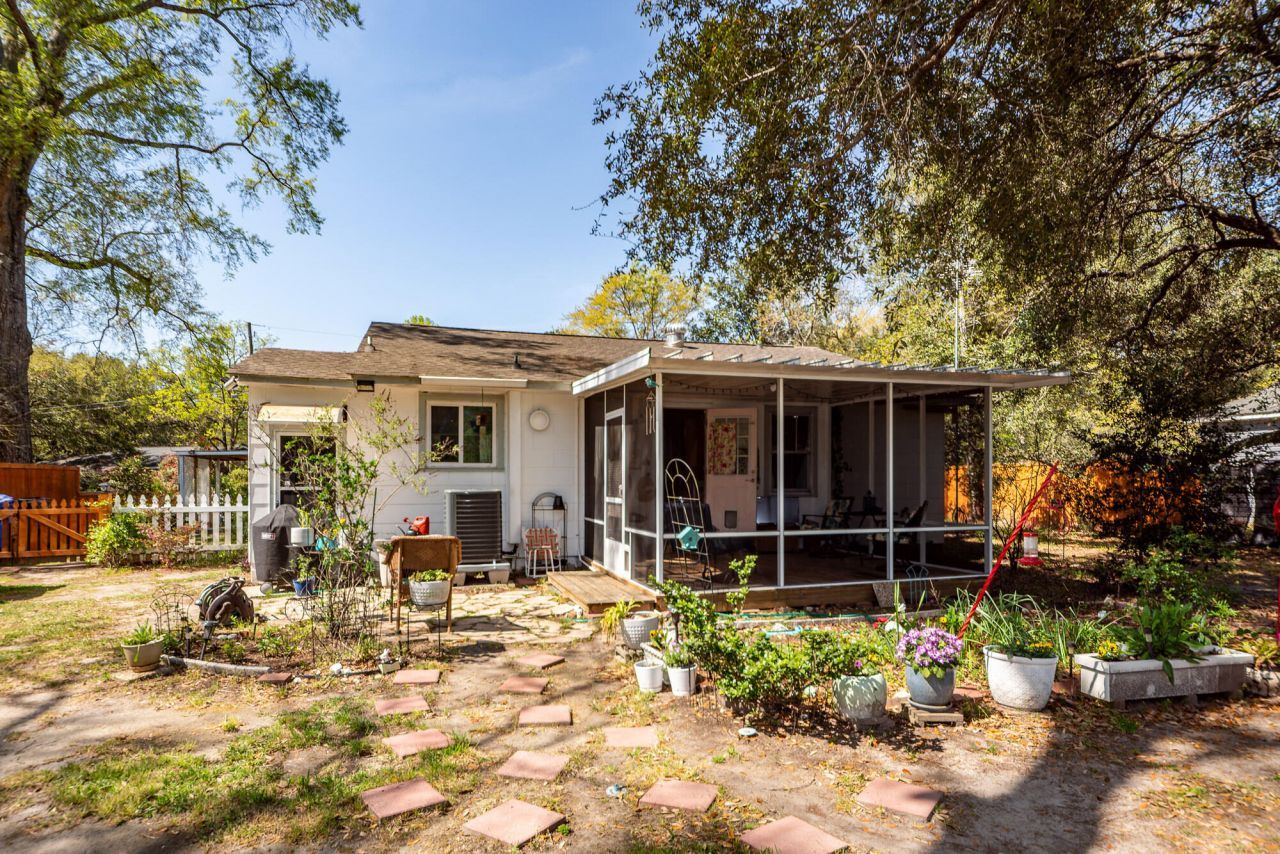 9008 Timber Street Photo 25
