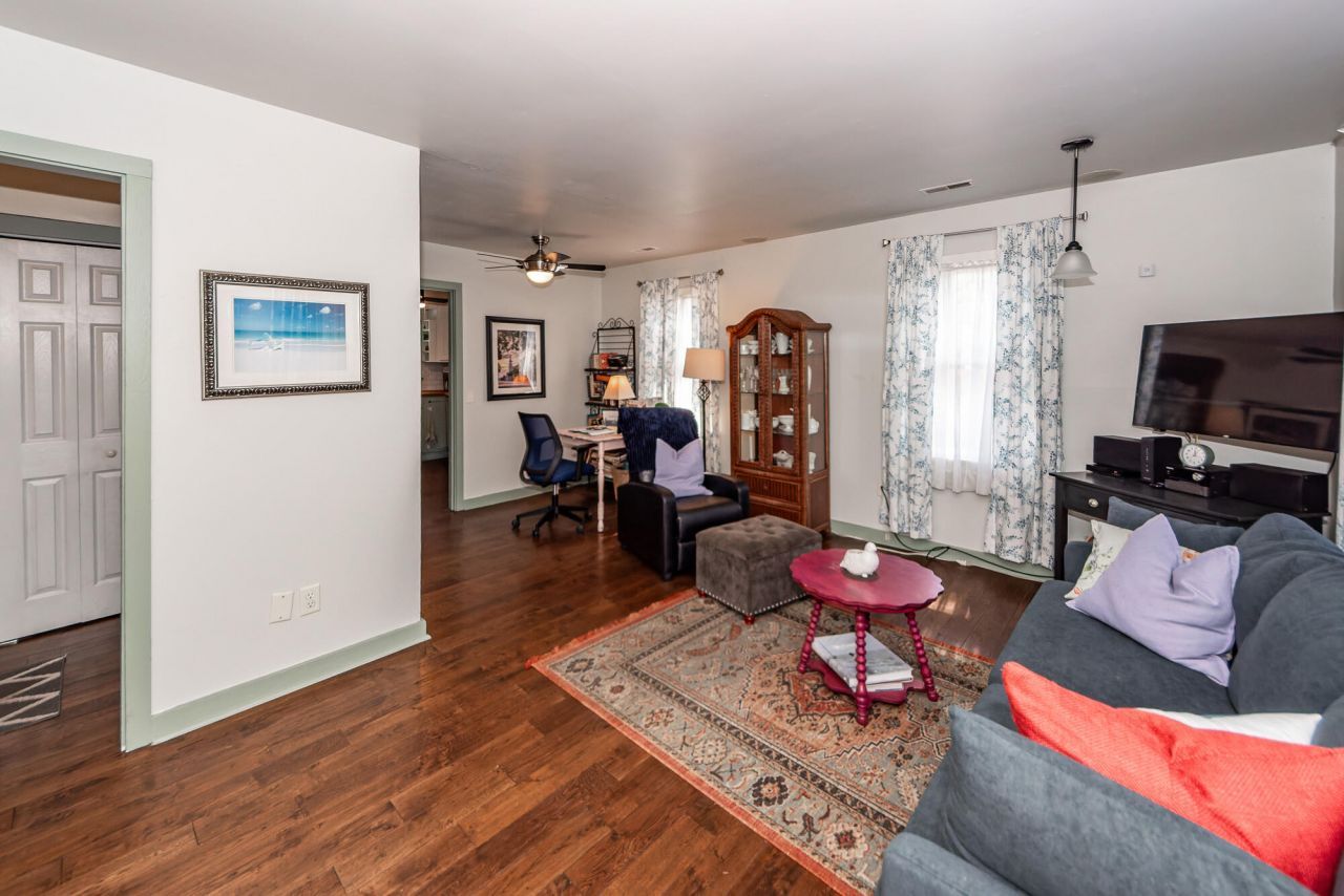 9008 Timber Street Photo 6