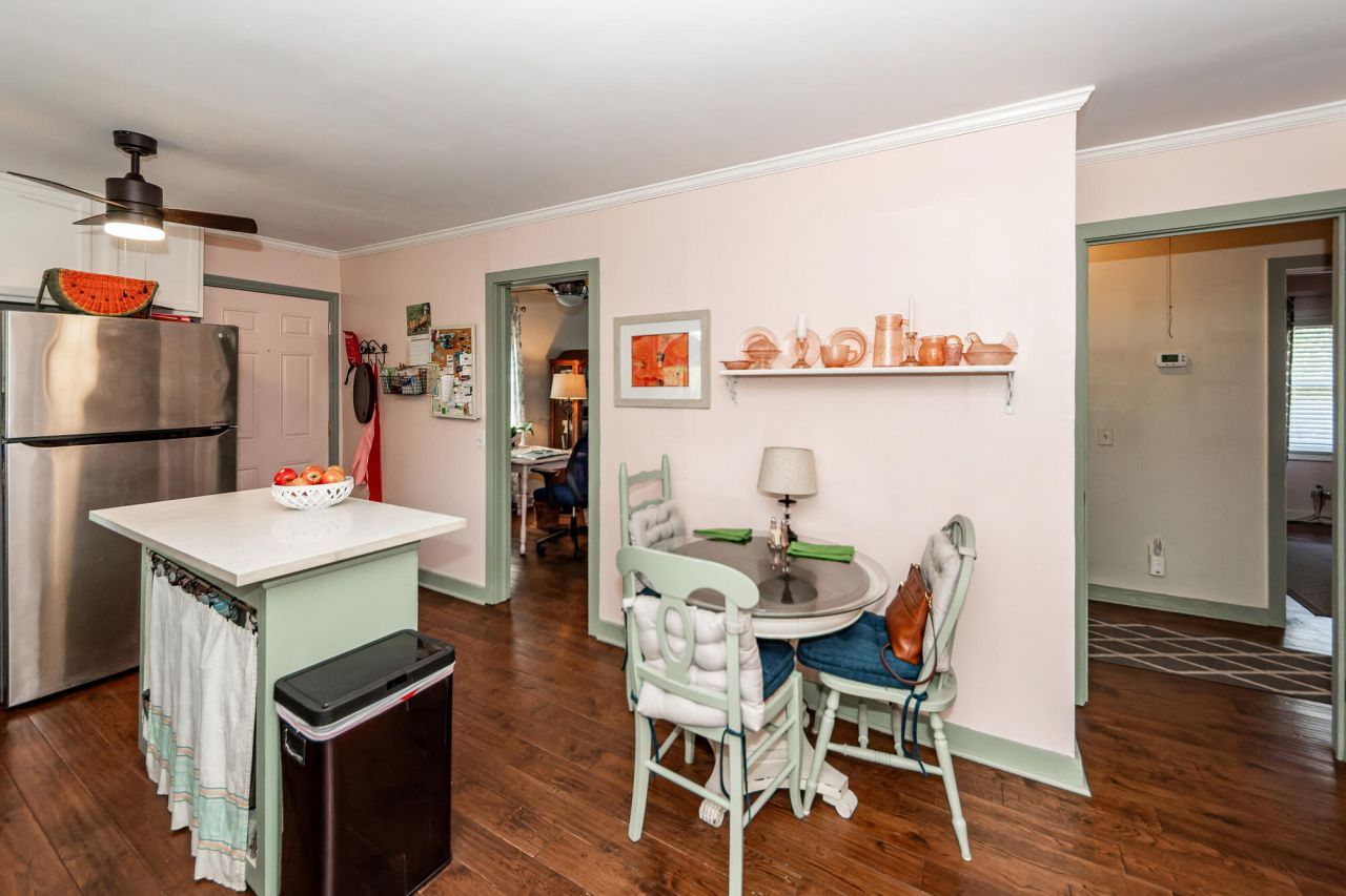 9008 Timber Street Photo 6