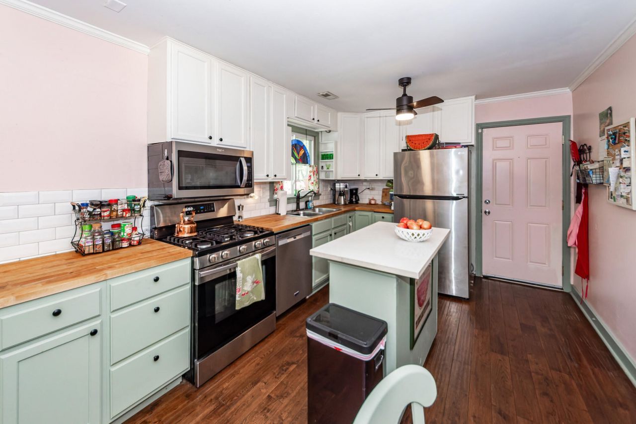 9008 Timber Street Photo 9