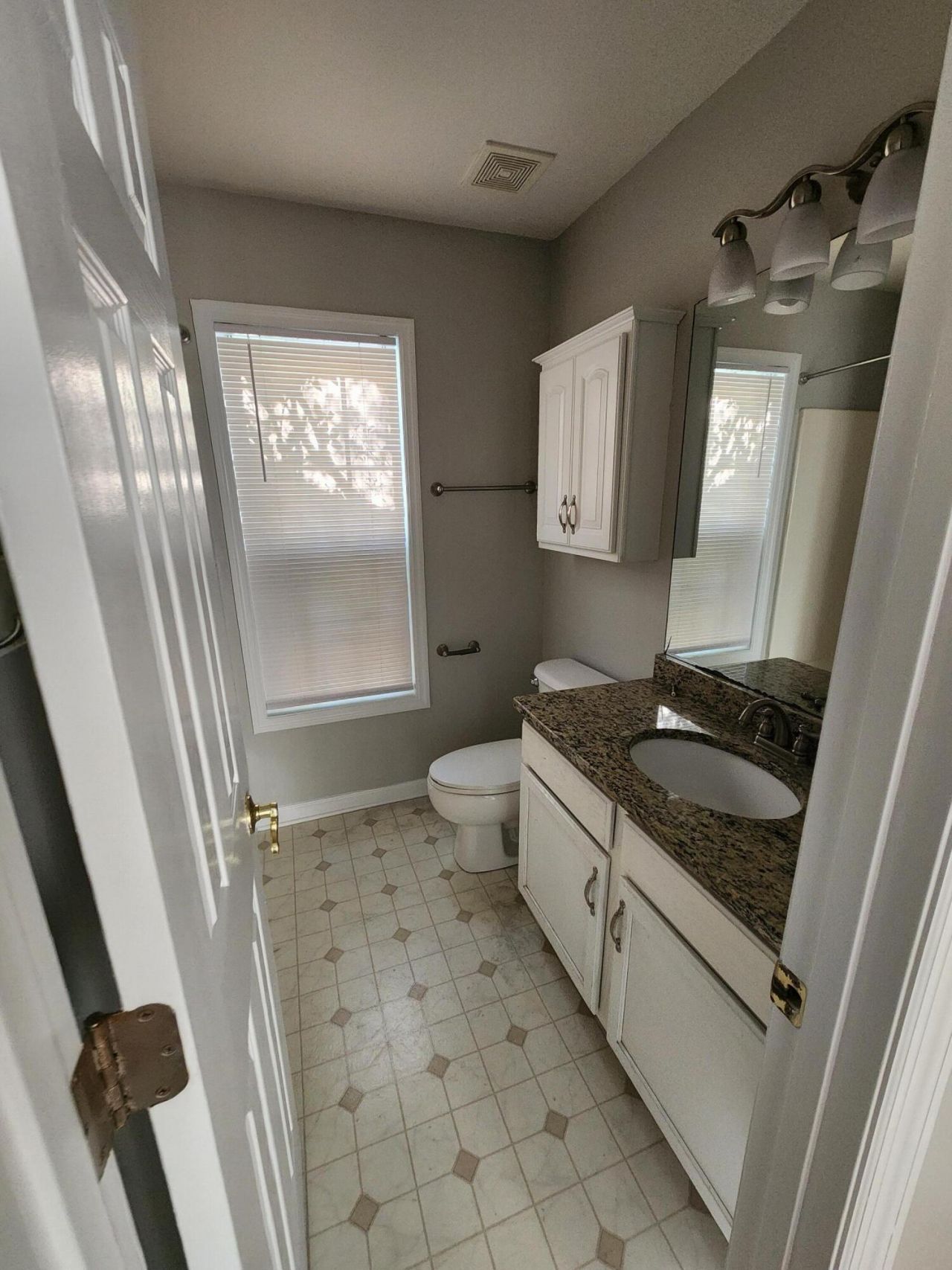 1413 Wellesley Circle Photo 4