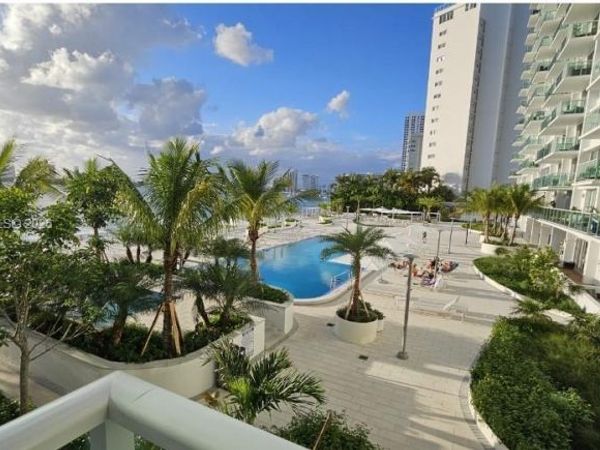 1000 West Ave, Unit 214, Miami Beach, FL 33139