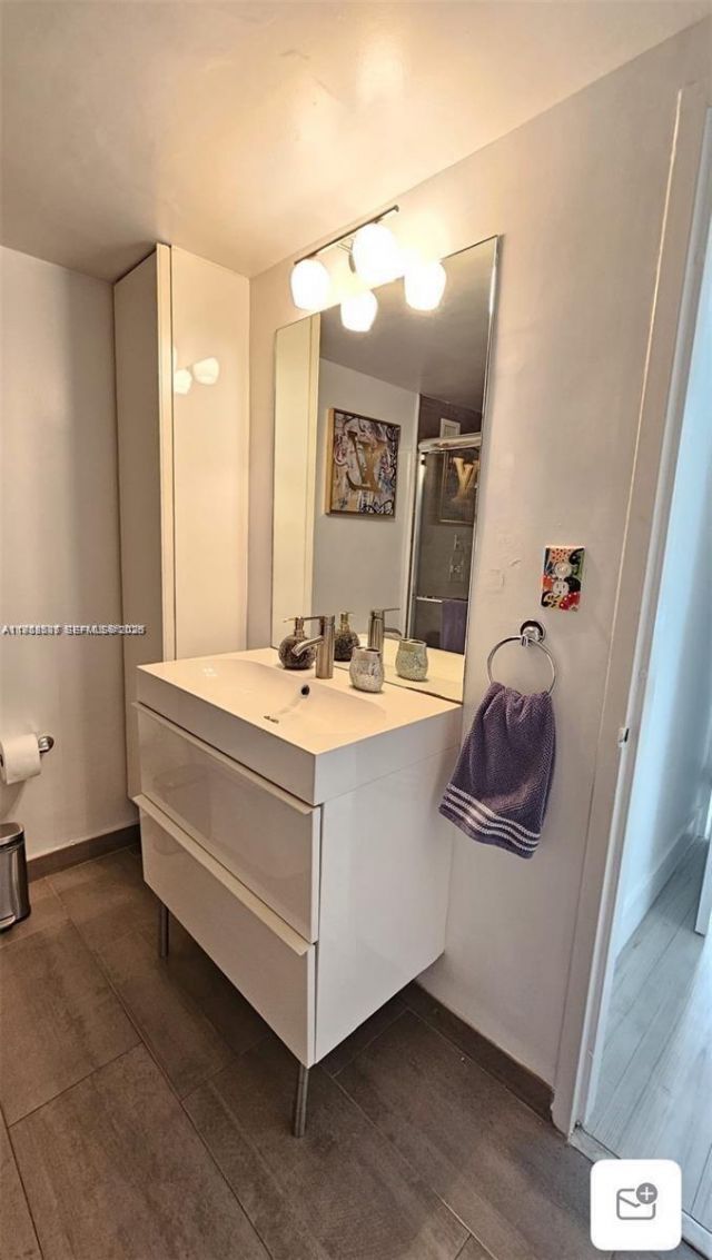 1000 West Ave, Unit 214, Miami Beach, FL 33139 Photo