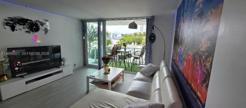 1000 West Ave, Unit 214, Miami Beach, FL 33139 Photo