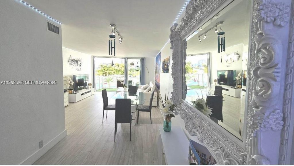 1000 West Ave, Unit 214, Miami Beach, FL 33139 Photo