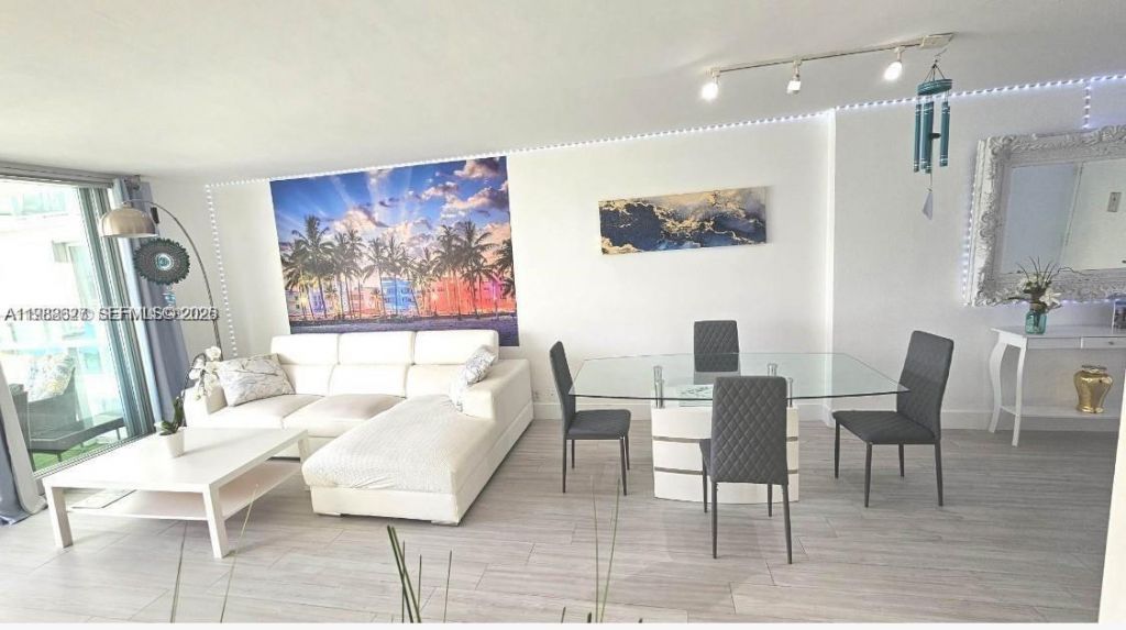 1000 West Ave, Unit 214, Miami Beach, FL 33139 Photo