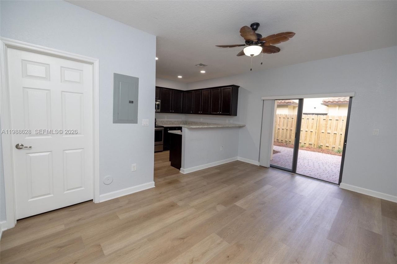 3213 SE 6th St, Homestead, FL 33033 Photo