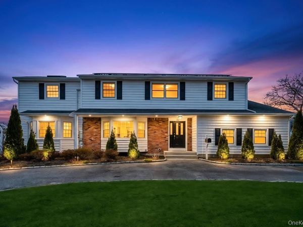 30 County Line Road , Farmingdale, NY 11735