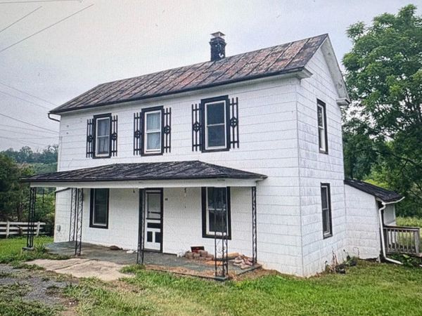 426 E CRAIG ST, CRAIGSVILLE, VA 24430