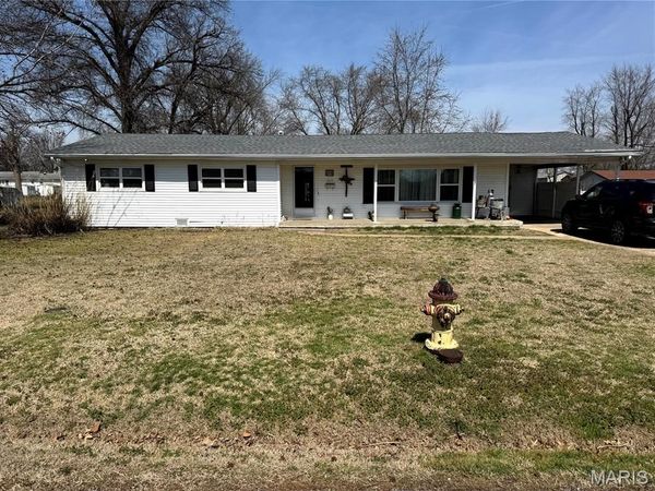 213 South Street , Wellsville, MO 63384