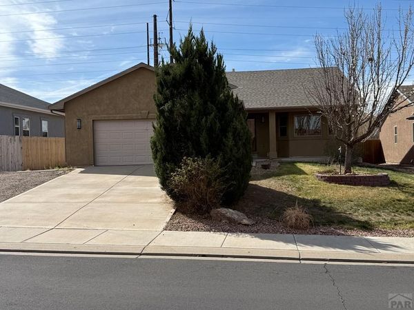 2308 Crestwood Ln, Pueblo, CO 81008