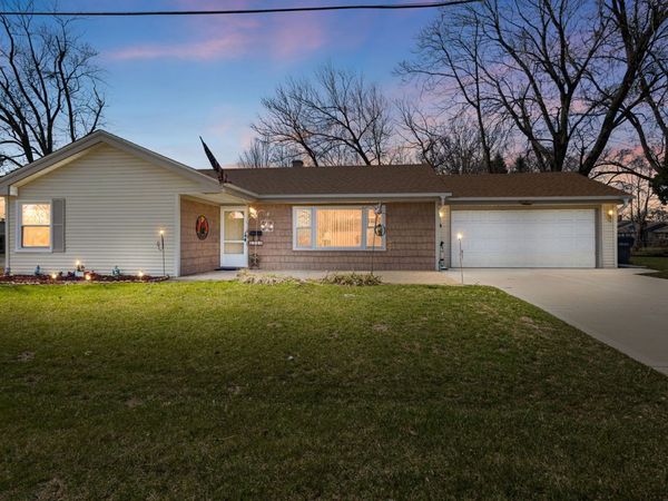 6900 W 112th Street, Worth, IL 60482