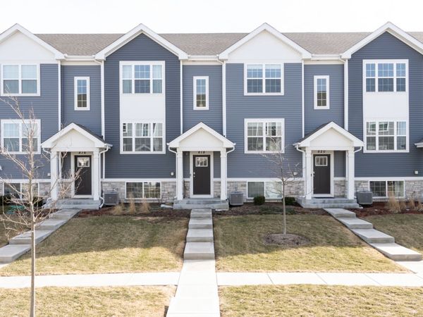 818 Briar Glen Court , Hampshire, IL 60140