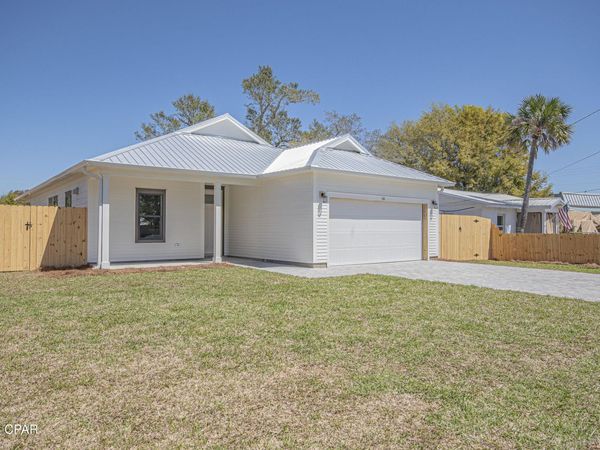 18 Wood Avenue, Panama City, FL 32404