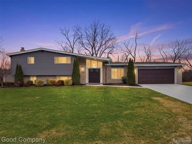 7371 Edinborough, West Bloomfield Twp, MI 48322