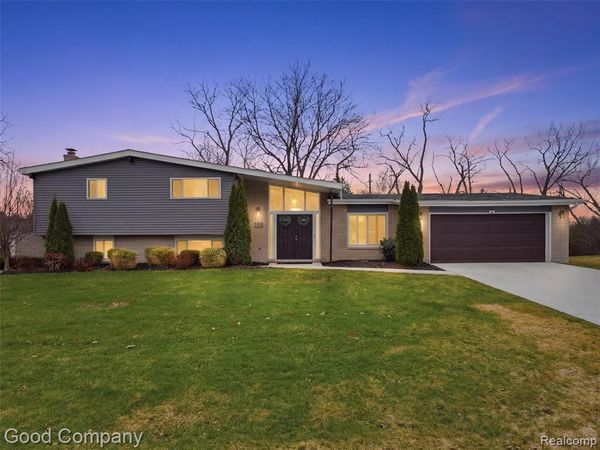 7371 Edinborough, West Bloomfield Twp, MI 48322