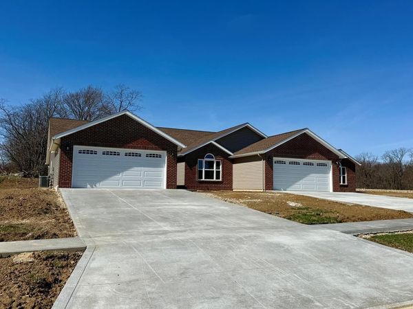 1365 Deer Ridge Lane, Ontario, OH 44906