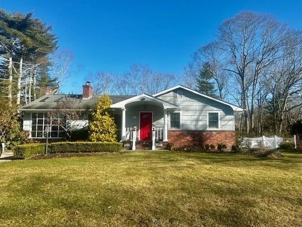 4 Tamarack Court , East Quogue, NY 11942