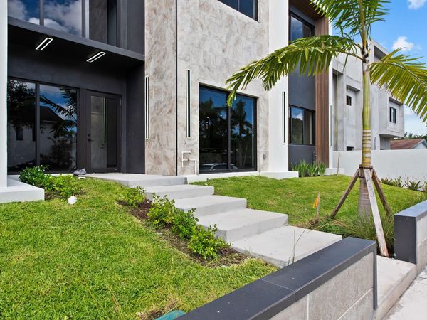 843 SW 14th Court, Unit 843, Fort Lauderdale, FL 33315