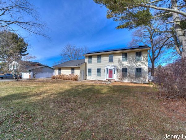 1530 Bayview Drive, Norton Shores, MI 49441