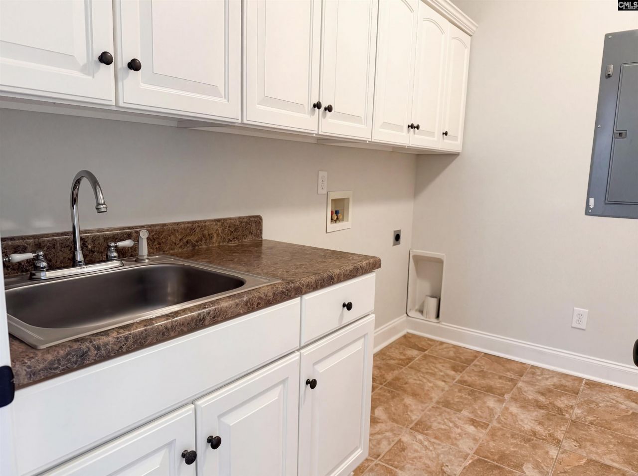 852 Indian Fork Road Photo 10