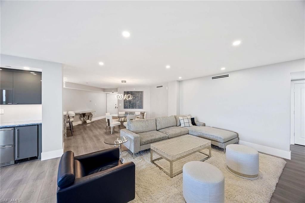 6075 Pelican Bay Blvd, Unit 605, Naples, FL 34108 Photo