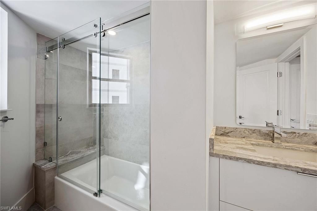 6075 Pelican Bay Blvd, Unit 605, Naples, FL 34108 Photo