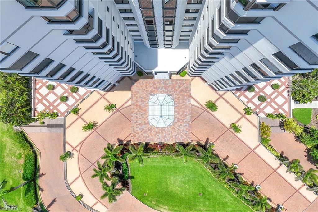 6075 Pelican Bay Blvd, Unit 605, Naples, FL 34108 Photo