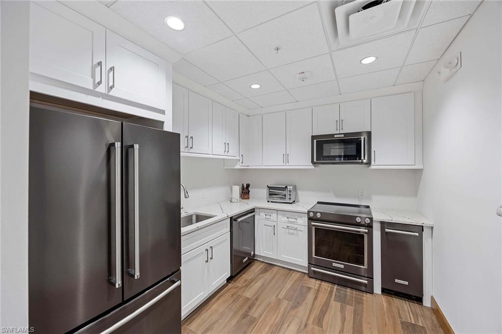 6075 Pelican Bay Blvd, Unit 605, Naples, FL 34108 Photo