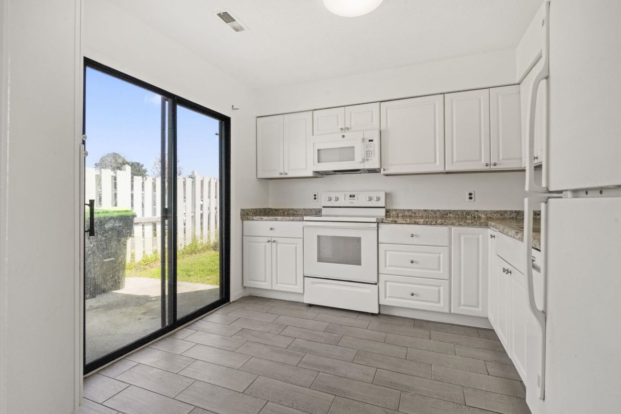 1411 Turkey Ridge Rd. Photo 5