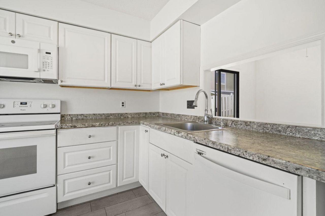 1411 Turkey Ridge Rd. Photo 8