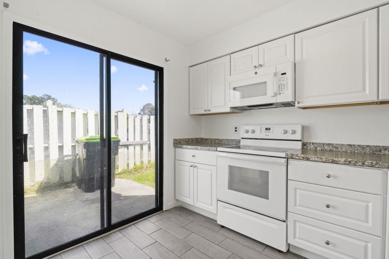 1411 Turkey Ridge Rd. Photo 9