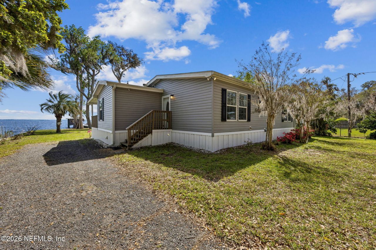 108 Sandra Lane, Crescent City, FL 32112 Photo