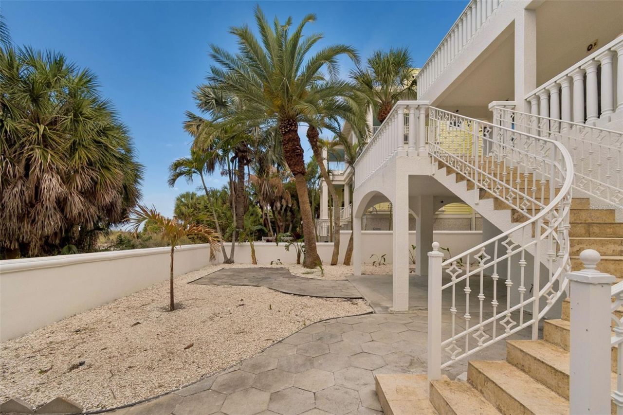 2811 Sunset Way, Saint Pete Beach, FL 33706 Photo