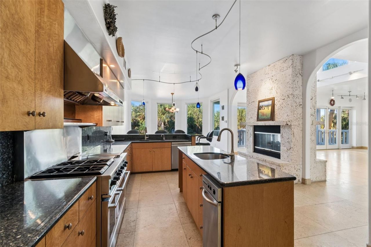 2811 Sunset Way, Saint Pete Beach, FL 33706 Photo