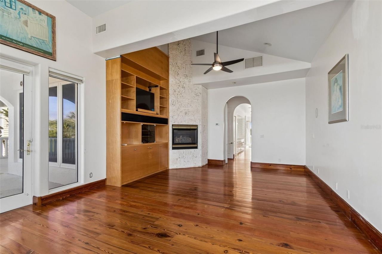 2811 Sunset Way, Saint Pete Beach, FL 33706 Photo