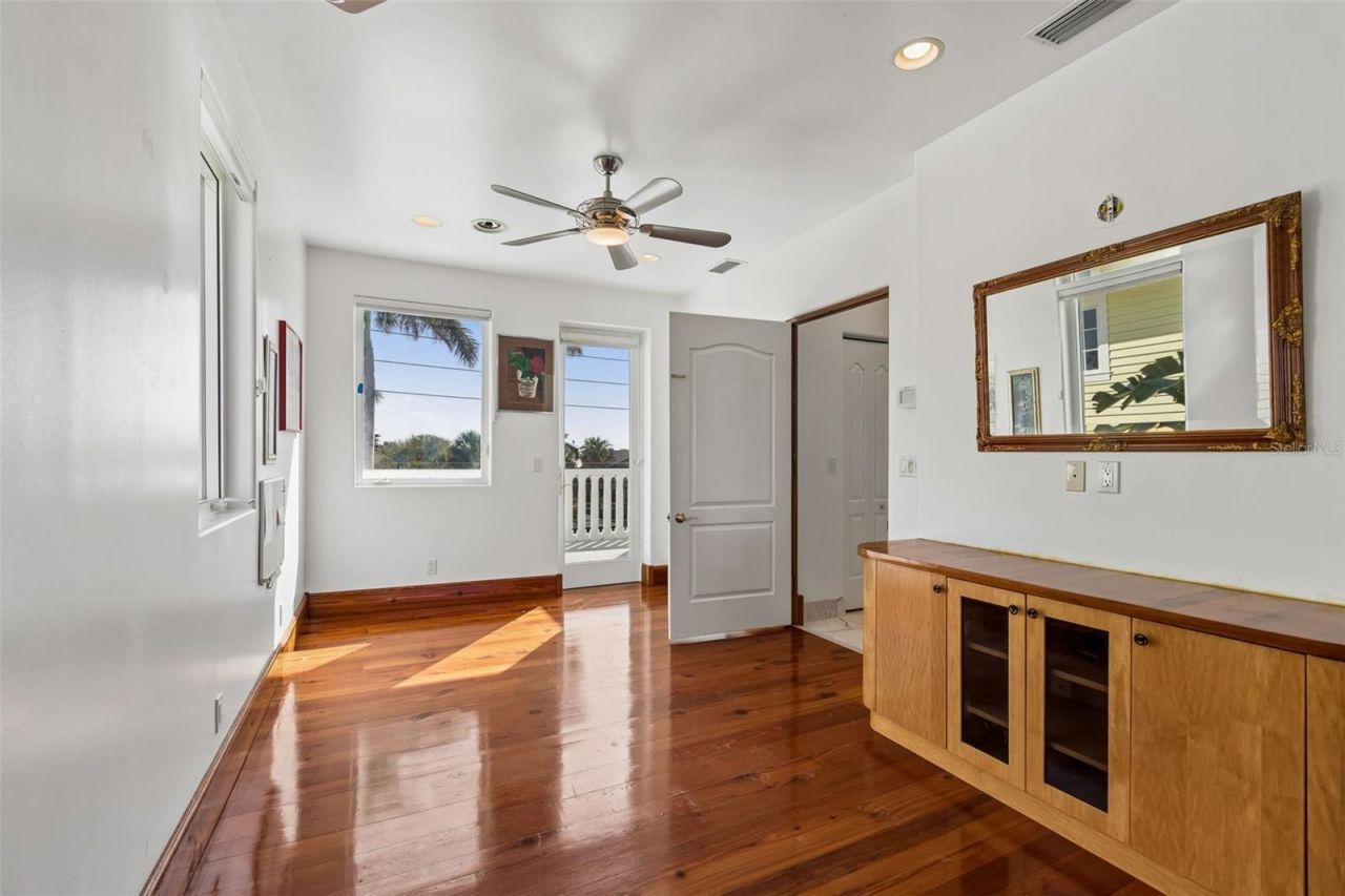 2811 Sunset Way, Saint Pete Beach, FL 33706 Photo