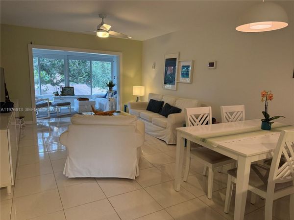 5141 W Oakland Park Blvd, Unit 311, Lauderdale Lakes, FL 33313