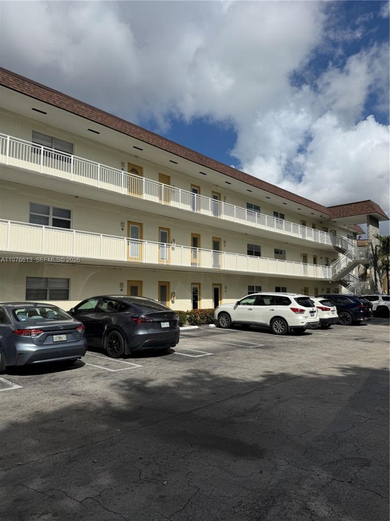 5141 W Oakland Park Blvd , Unit 311, Lauderdale Lakes, FL 33313 Photo