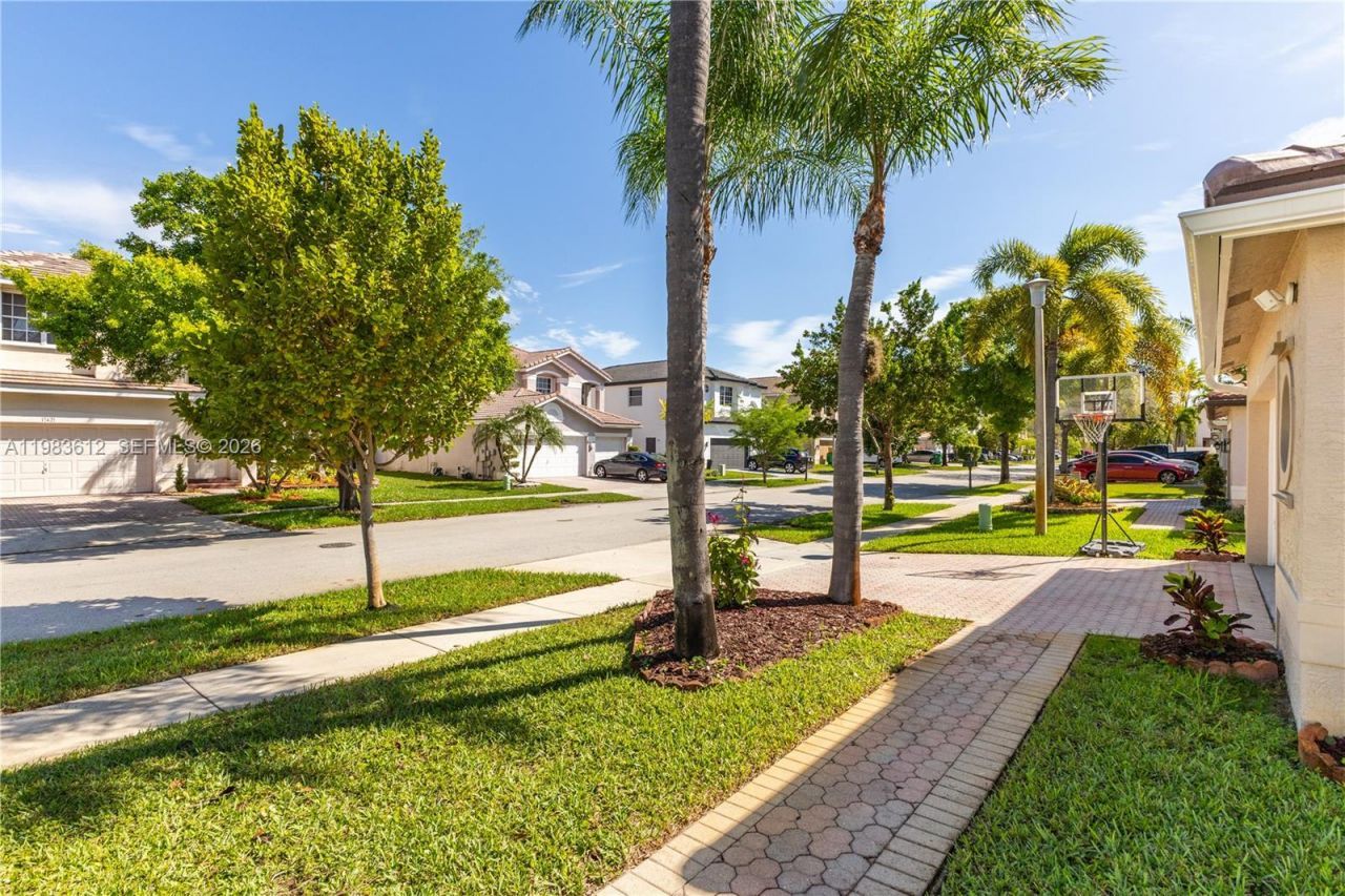 17422 SW 33rd St , Miramar, FL 33029 Photo