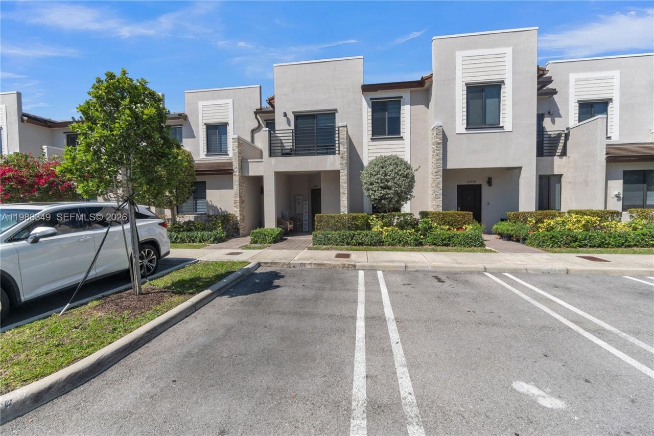 21068 NE 8th Ave, Miami, FL 33179 Photo