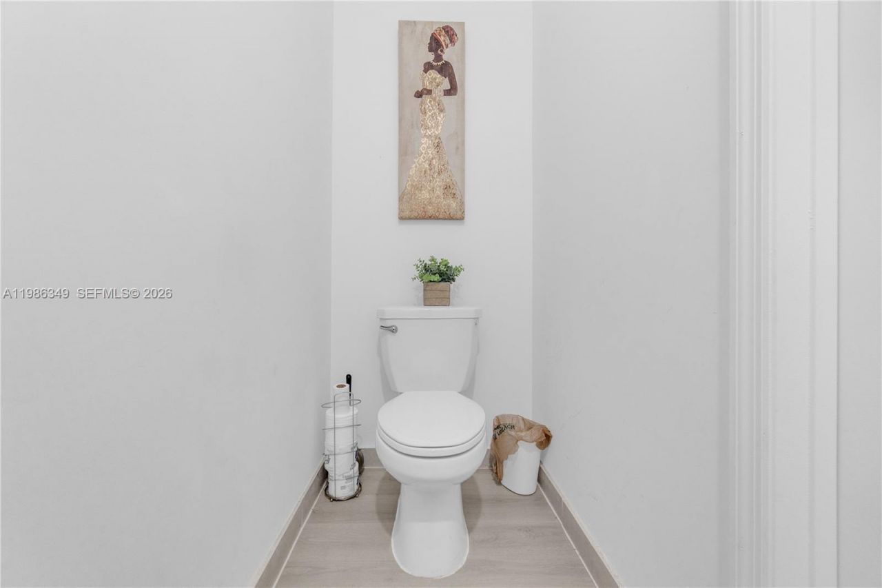 21068 NE 8th Ave, Miami, FL 33179 Photo