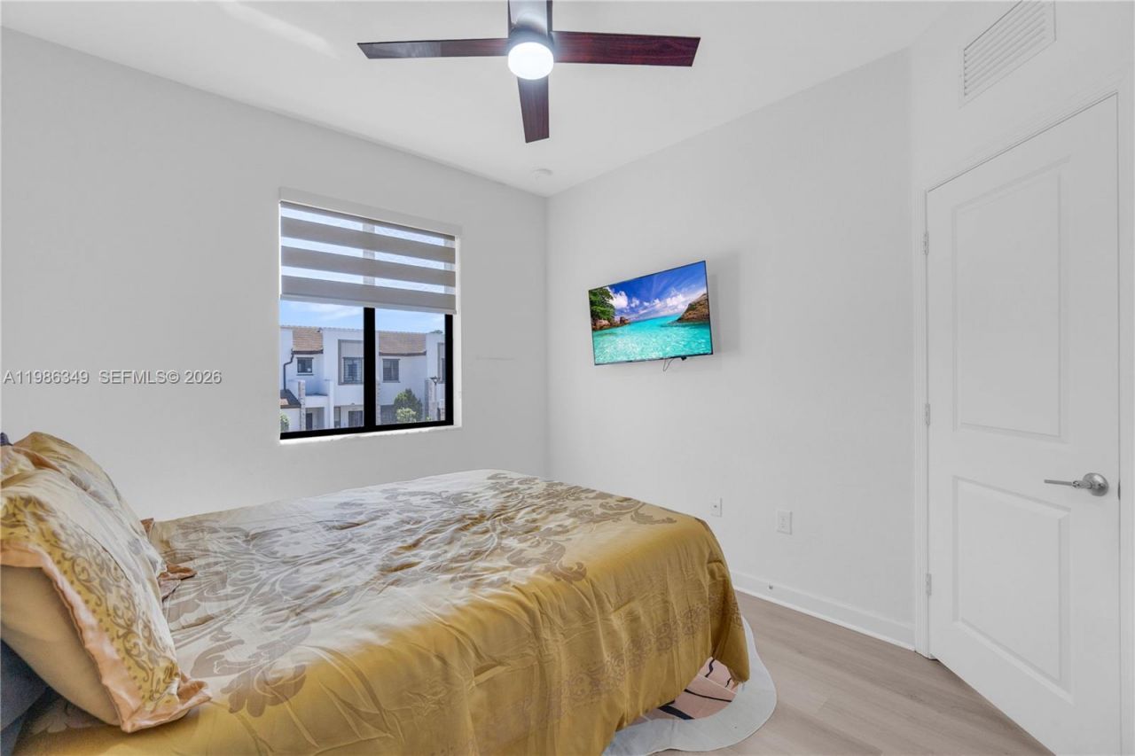 21068 NE 8th Ave, Miami, FL 33179 Photo